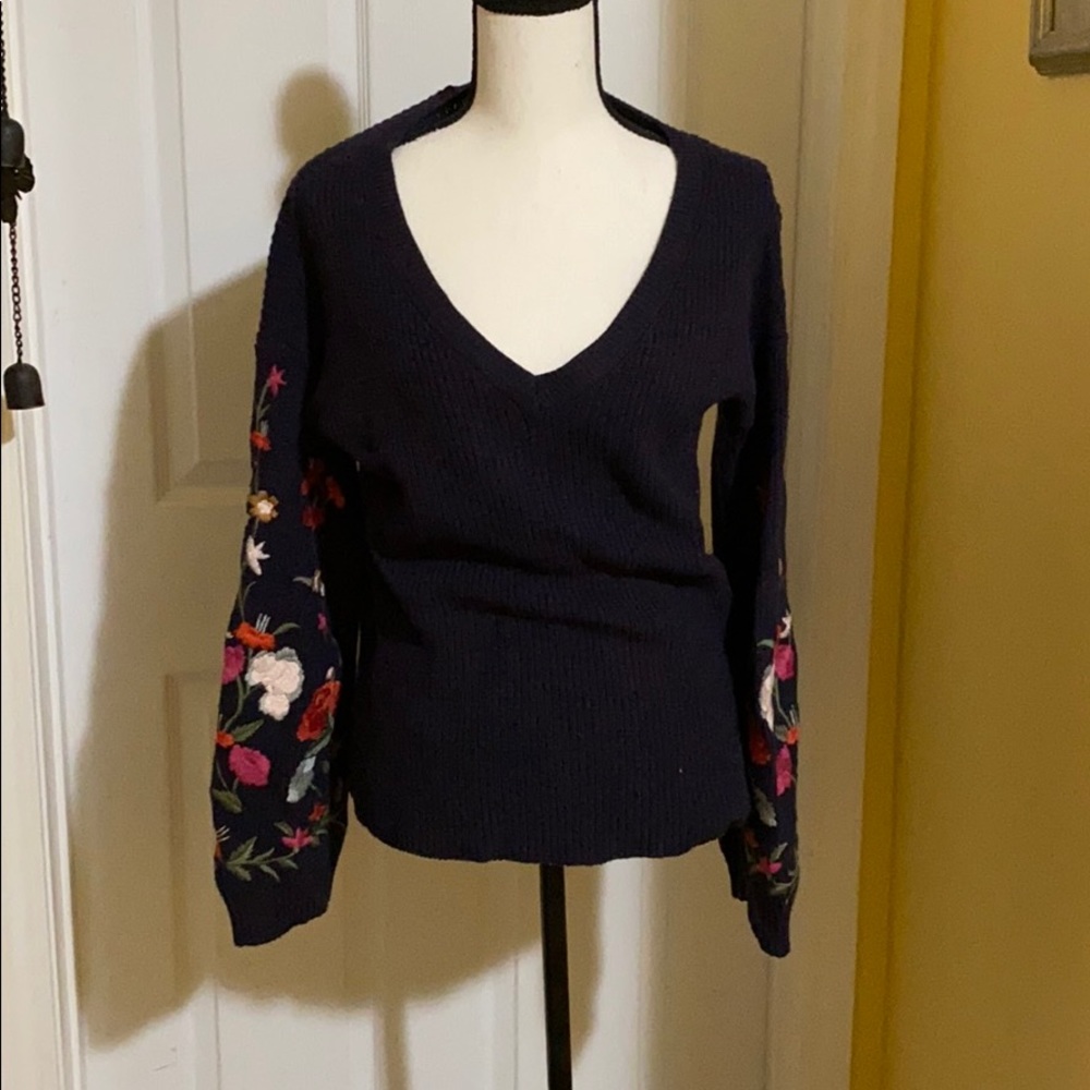 American Eagle Plum HandEmbroidered Flower Sweater